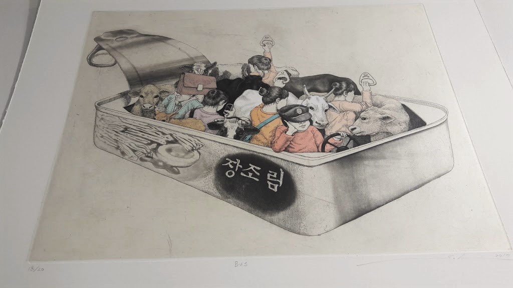 Oriente in cinque personalità. Bus, incisione di Sohee Kim