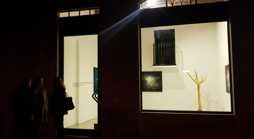 Così lontano incrdibilmente vicino, dalla vetrina della galleria-artscore.it