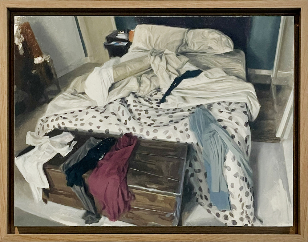 Ultrareale. Nannini-Nicola-Interno-con-letto-e-coperta-a-pois-2020-Olio-su-tavola