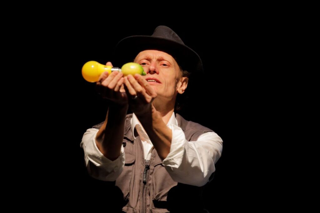 L'omaggio di Michelangelo Dalisi all'artista sciamano