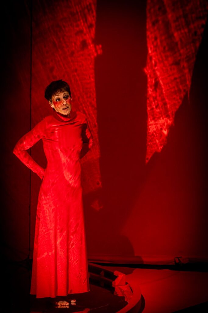 Uno spettacolo in rosso da Schnitzler. artscore.it