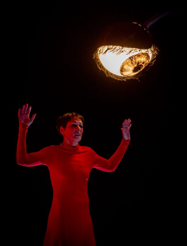 Cecilia Cinardi in scena- artscore.it