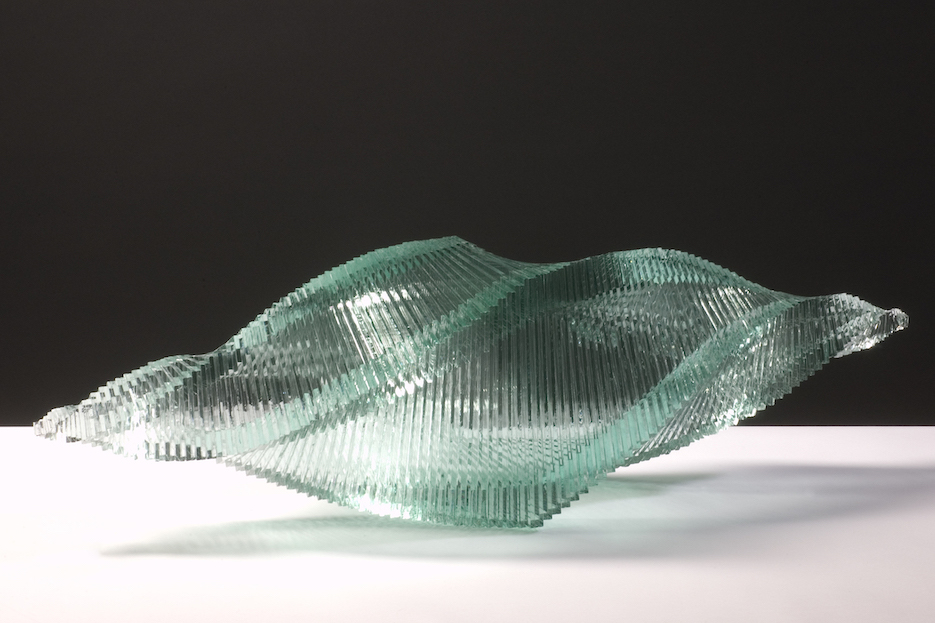 Oki Izumi, Glass shell