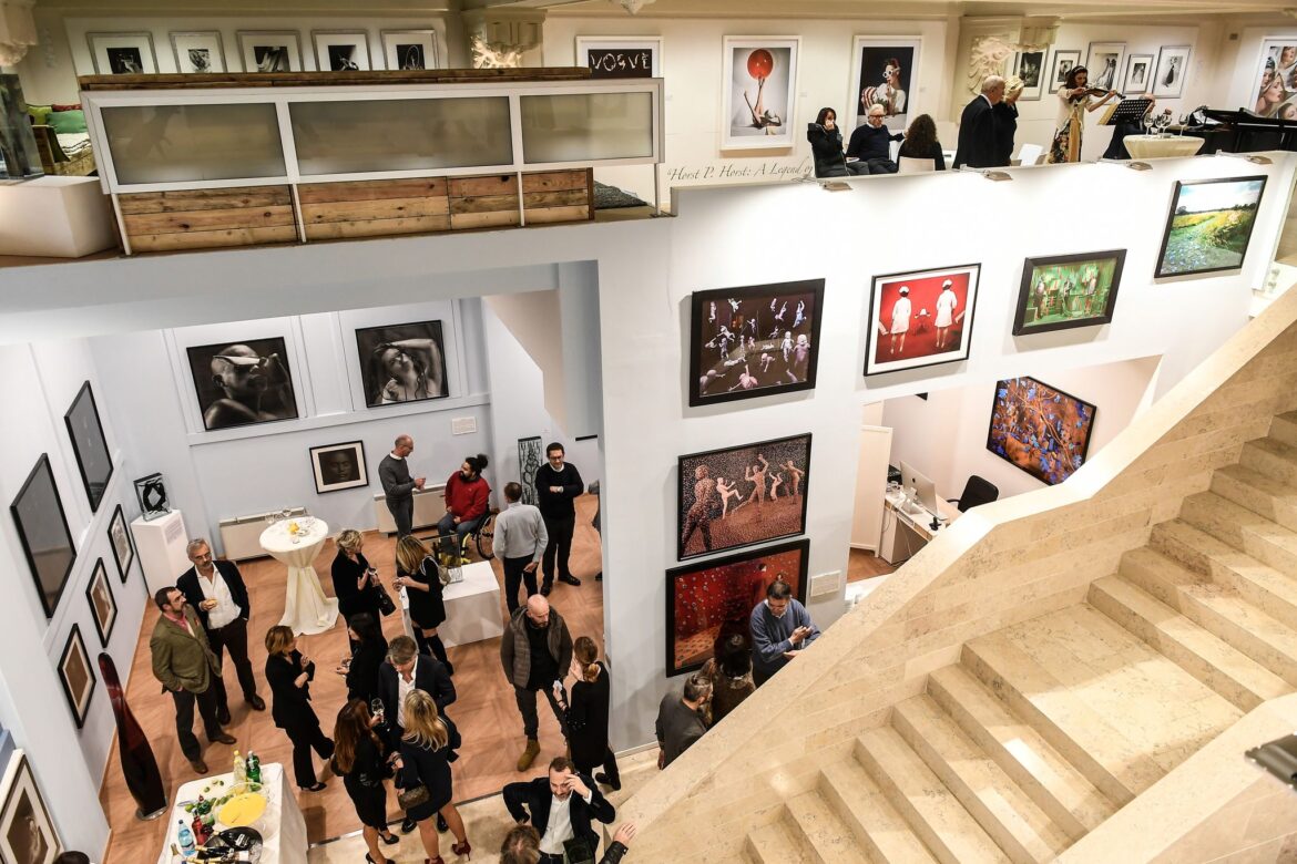 Maestri della fotografia e sperimentazione da Paci Contemporary