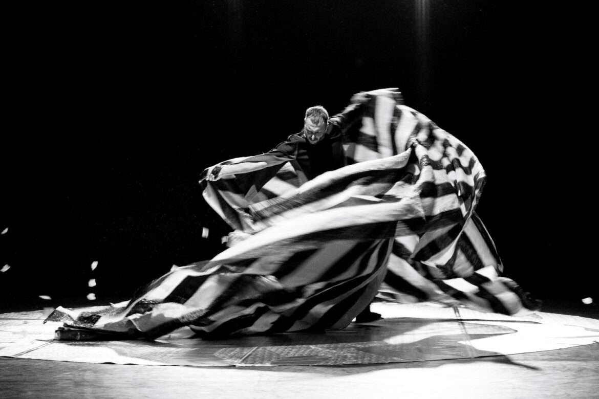 DanceHauspiù. Le Spectre de la Rose- Rave. Di e con Matteo Bittante